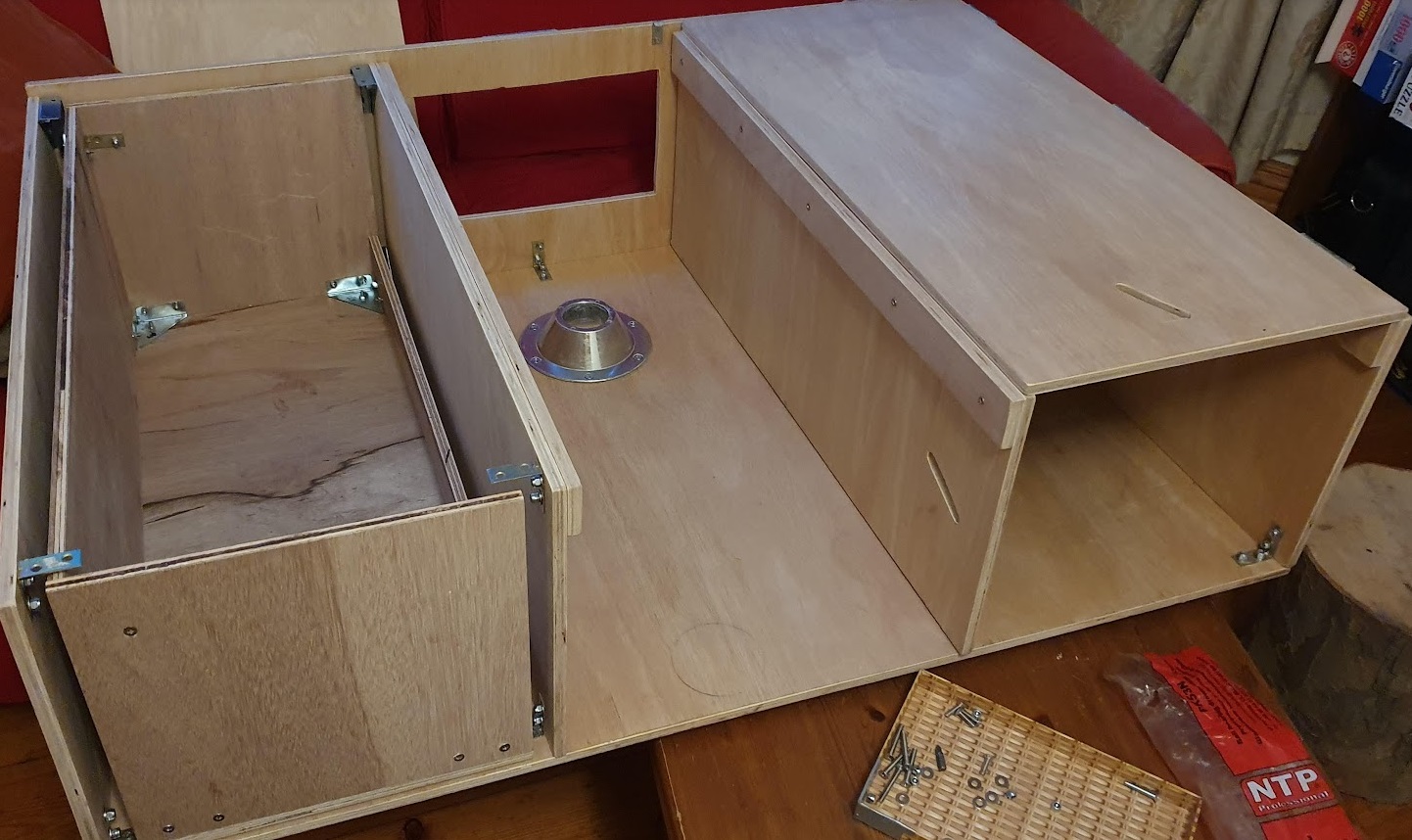 Assembly of the kitchen drawer